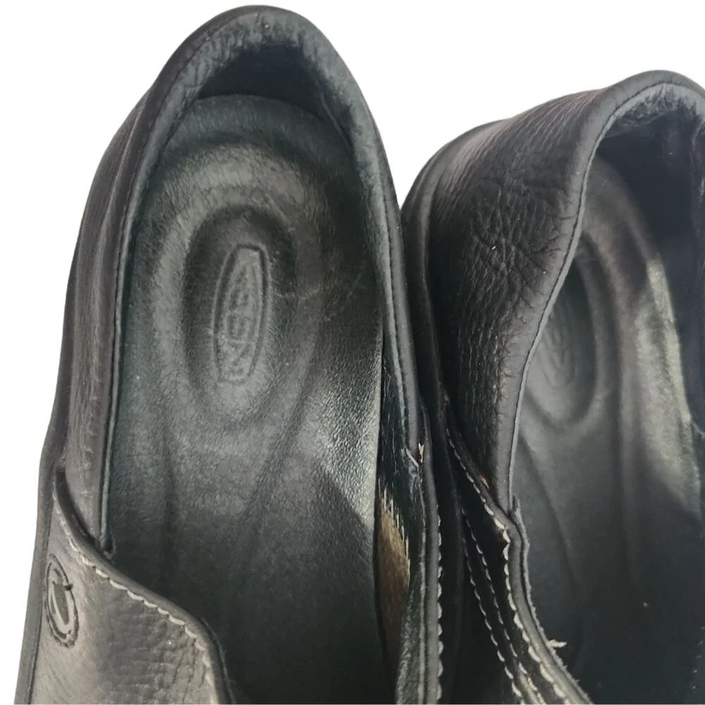 Keen Black Pebbled Leather Slip On Shoes Clogs Rubber Sole Stitching 7